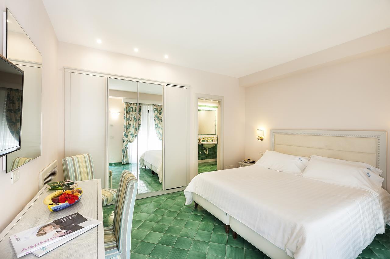 Hotel Continental Ischia Bagian luar foto
